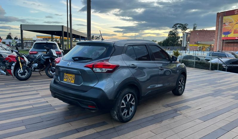 NISSAN KICKS SENSE MT 1600CC R16 lleno