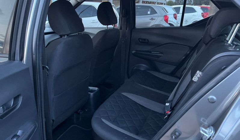 NISSAN KICKS SENSE MT 1600CC R16 lleno