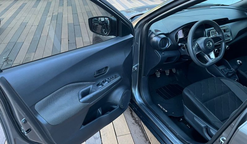 NISSAN KICKS SENSE MT 1600CC R16 lleno
