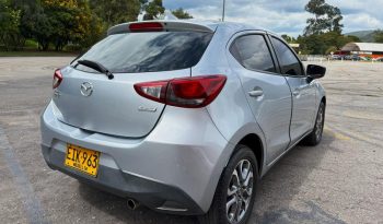 MAZDA 2 lleno
