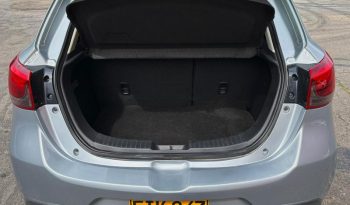 MAZDA 2 lleno