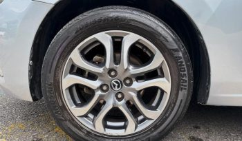 MAZDA 2 lleno