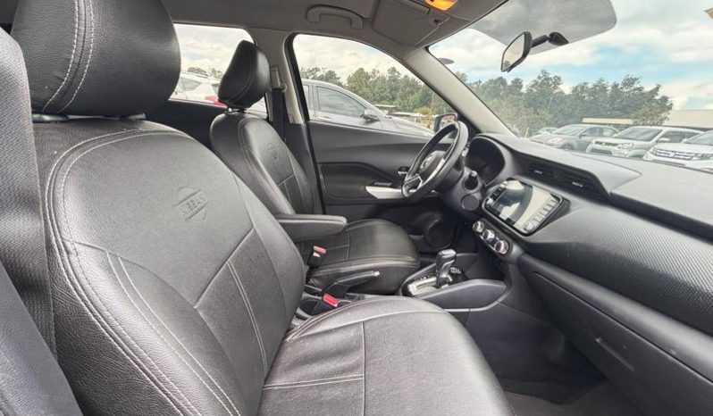 NISSAN KICKS lleno