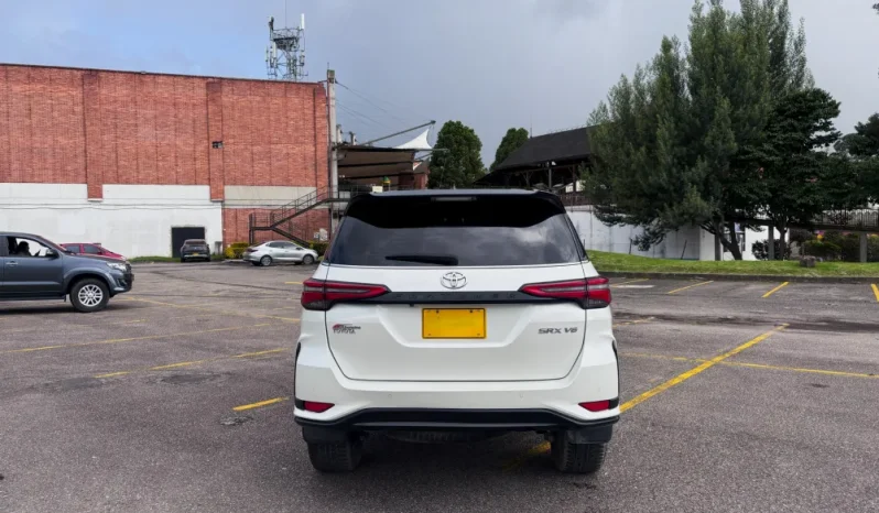 TOYOTA FORTUNER (2) (FL) 4.0L SRX TP 4000CC 7AB 4X4 TC lleno