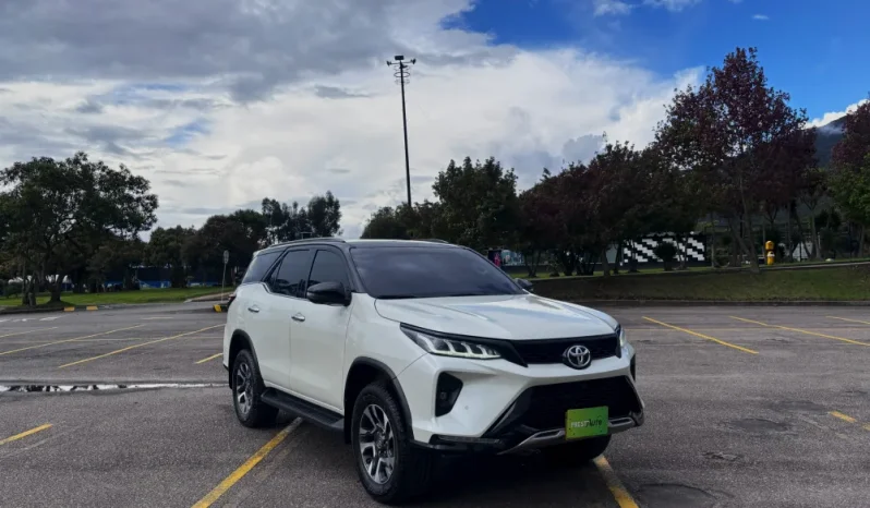TOYOTA FORTUNER (2) (FL) 4.0L SRX TP 4000CC 7AB 4X4 TC lleno