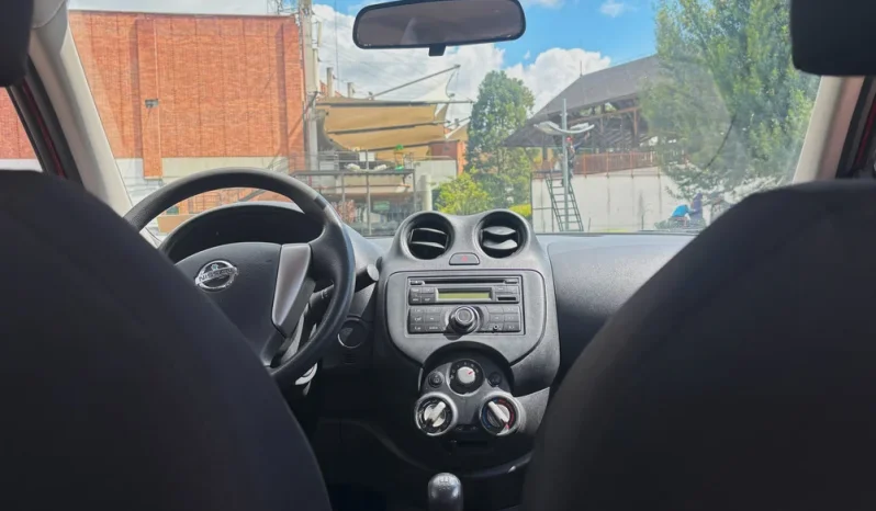 NISSAN MARCH lleno