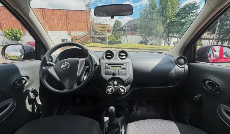 NISSAN MARCH lleno