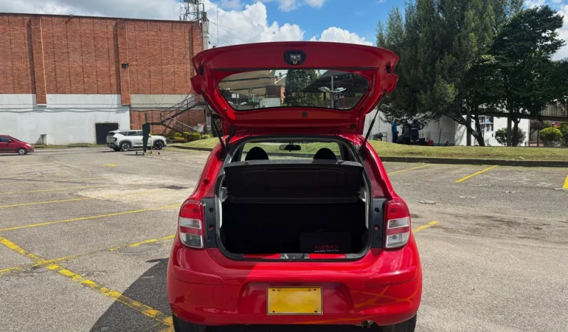NISSAN MARCH lleno