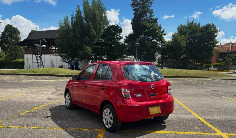 NISSAN MARCH lleno