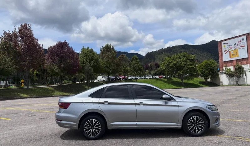 VOLKSWAGEN JETTA (7) TSI HIGHLINE TP 1400CC T TC CT R16 lleno