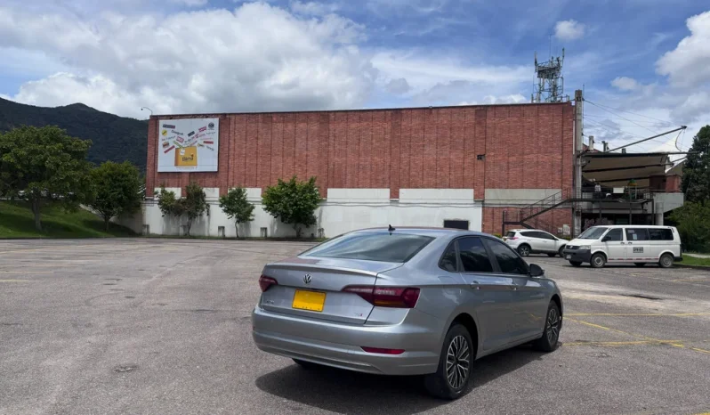 VOLKSWAGEN JETTA (7) TSI HIGHLINE TP 1400CC T TC CT R16 lleno