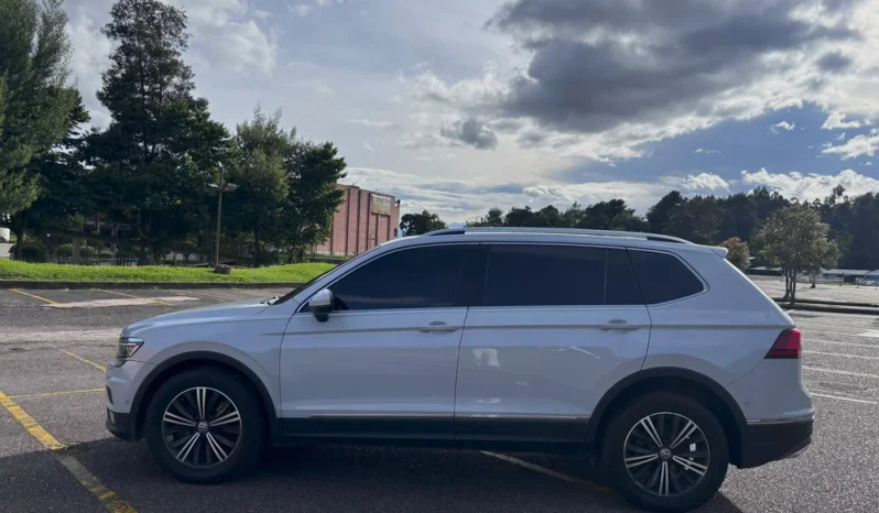 VOLKSWAGEN TIGUAN (2)ALLSPACE HIGHLINE 2.0 TSI 4MOTIONTP 2000CC T CT TC R18 lleno