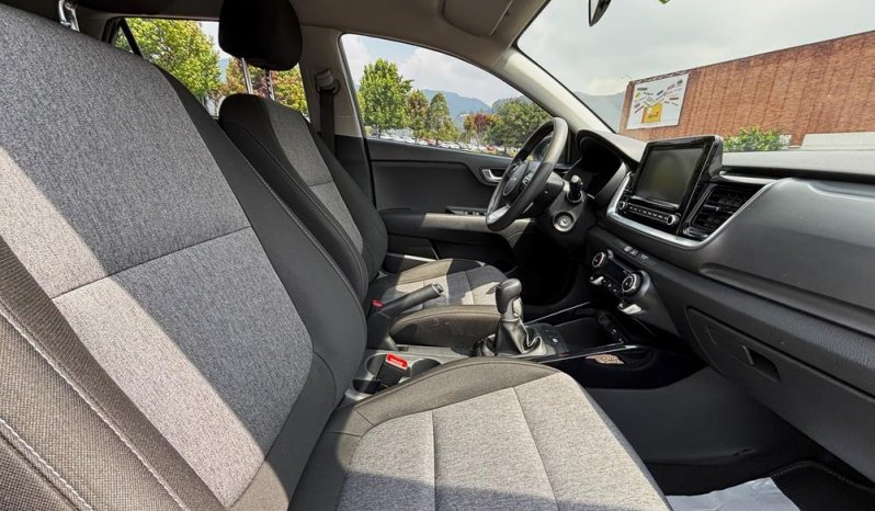 KIA STONICDESIRE/SPORTMT 1000CC T 6AB ABS lleno