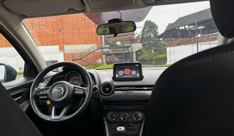 MAZDA 2 (2)TouringMT 1500CC 6AB lleno