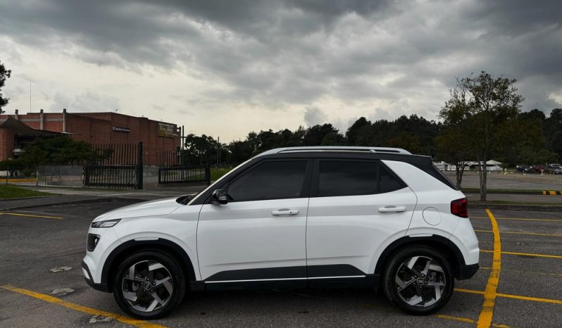 VENUE LIMITED AT 1600CC 4X2 6AB ABS R17 lleno