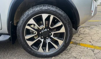 TOYOTA FORTUNER (2) 2.4L STREET TP 2400CC TD 4X2 EURO IV lleno