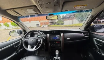 TOYOTA FORTUNER (2) 2.4L STREET TP 2400CC TD 4X2 EURO IV lleno