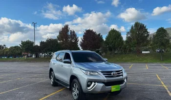 TOYOTA FORTUNER (2)2.7L STREETTP 2700CC 4X2 EURO IV lleno