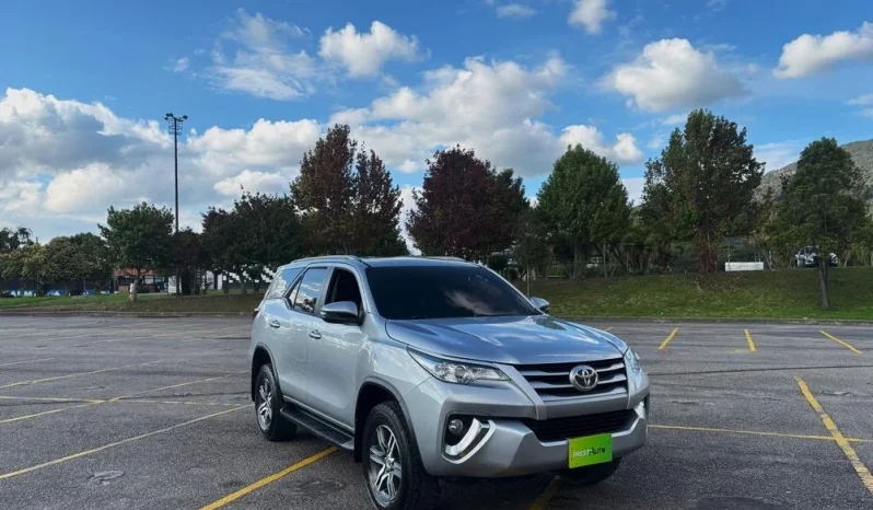 TOYOTA FORTUNER (2)2.7L STREETTP 2700CC 4X2 EURO IV lleno