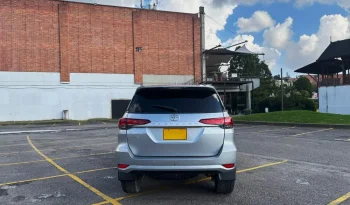 TOYOTA FORTUNER (2)2.7L STREETTP 2700CC 4X2 EURO IV lleno