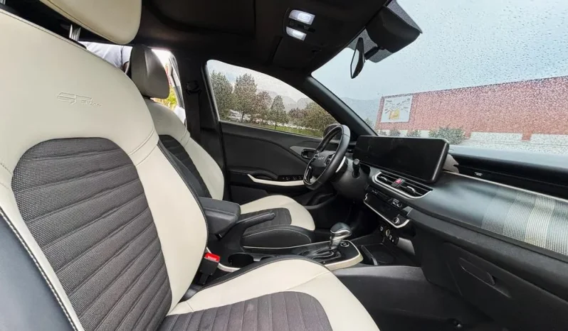 KIA K3 CROSSGT LINE AT 1600CC 6AB lleno
