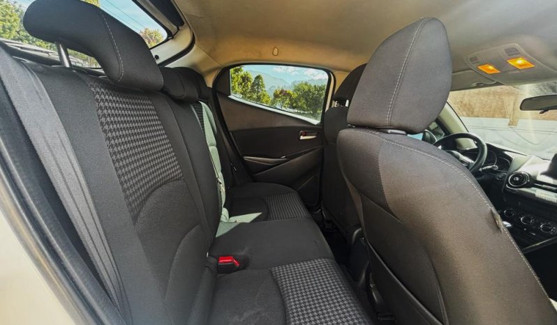 MAZDA 2 (2)TOURINGAT 1500CC 6AB lleno