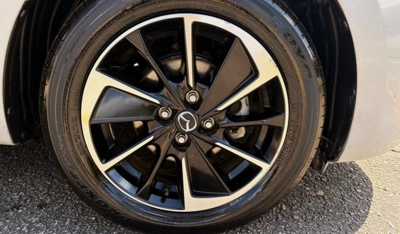 MAZDA 2 (2) (FL)GRAND TOURING LX SEDANTP 1500CC 6AB TC CR lleno