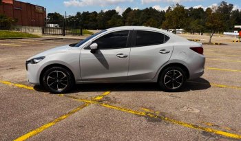 MAZDA 2 (2) (FL)GRAND TOURING LX SEDANTP 1500CC 6AB TC CR lleno