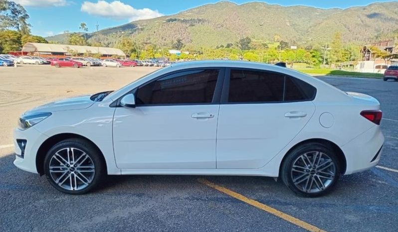 RIO VIBRANT (FL) MT 1400CC 4P R17 lleno