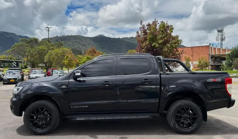 FORD RANGER (5) LIMITED BLACK AT 3200CC TD 4X4 lleno