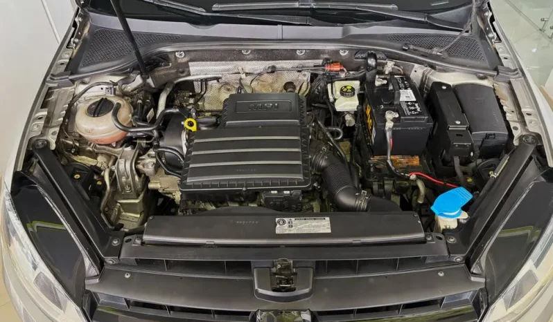 VOLKSWAGEN GOLF (7) COMFORTLINE TP 1600CC R16 lleno