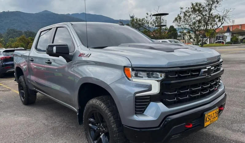 CHEVROLET SILVERADO (8) Z71 AT 5300C 4X4 lleno