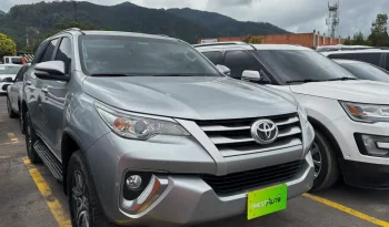 TOYOTA FORTUNER (2) 2.7L STREET TP 2700CC 4X2 EURO IV lleno