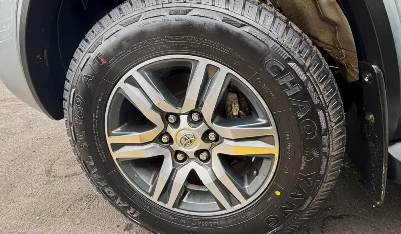 TOYOTA FORTUNER (2) 2.7L STREET TP 2700CC 4X2 EURO IV lleno