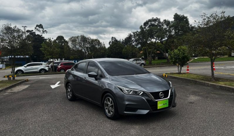 NISSAN NISSAN VERSA (2)SENSEAT 1600CC RIN 15 lleno