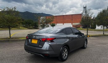 NISSAN NISSAN VERSA (2)SENSEAT 1600CC RIN 15 lleno