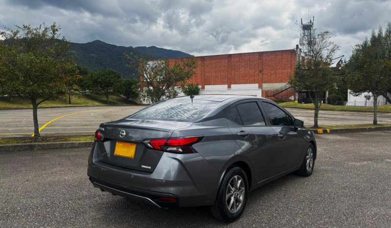 NISSAN NISSAN VERSA (2)SENSEAT 1600CC RIN 15 lleno