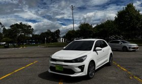 KIA KIA RIOVIBRANT (FL)TP 1400CC 5P R17