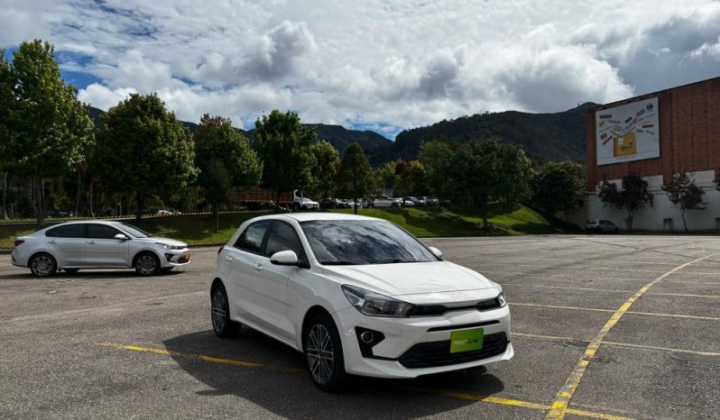 KIA KIA RIOVIBRANT (FL)TP 1400CC 5P R17 lleno
