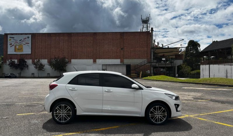 KIA KIA RIOVIBRANT (FL)TP 1400CC 5P R17 lleno
