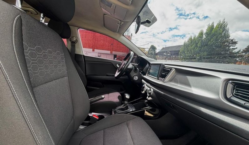 KIA KIA RIOVIBRANT (FL)TP 1400CC 5P R17 lleno