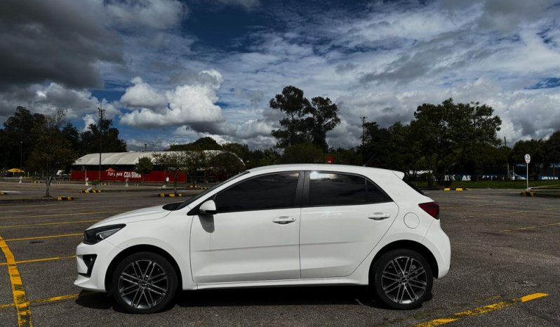 KIA KIA RIOVIBRANT (FL)TP 1400CC 5P R17 lleno
