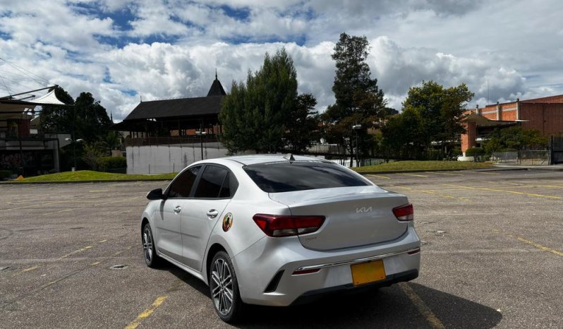 KIA RIO VIBRANT (FL) TP 1400CC 4P R17 lleno