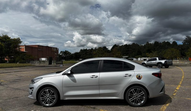 KIA RIO VIBRANT (FL) TP 1400CC 4P R17 lleno