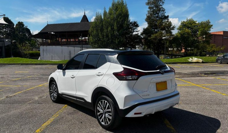 NISSAN NISSAN KICKS (FL)EXCLUSIVETP 1600CC R17 TC lleno
