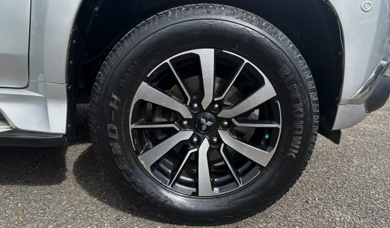 MITSUBISHI Montero Sport 3.0 Aut. 4X4 Gasolina ABS A/C 7 A.B. C.Cuero lleno