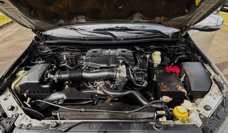 MITSUBISHI Montero Sport 3.0 Aut. 4X4 Gasolina ABS A/C 7 A.B. C.Cuero lleno