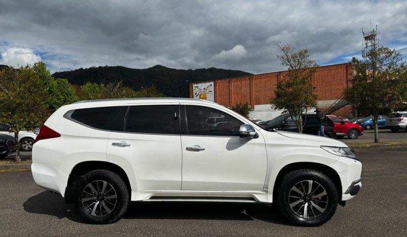 MITSUBISHI Montero Sport 3.0 Aut. 4X4 Gasolina ABS A/C 7 A.B. C.Cuero lleno