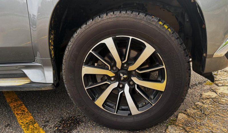 Montero Sport 3.0 Aut. 4X4 Gasolina ABS A/C 7 A.B. C.Cuero lleno