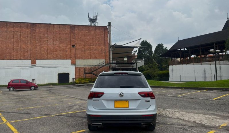 VOLKSWAGEN VOLKSWAGEN TIGUAN (2) ALLSPACE TRENDLINE 2.0 TSI 4MOTION TP 2000CC T R17 lleno